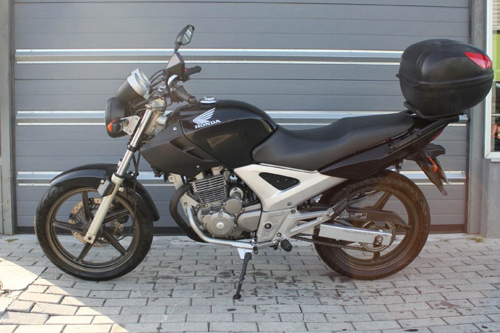 IMG_4165-1024x683 Moto usada - Honda CB 250 - 2009
