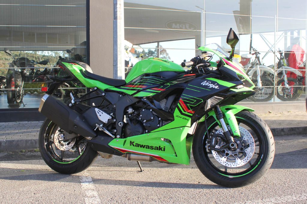 8-1024x683 Kawasaki Ninja ZX 6R - 2024