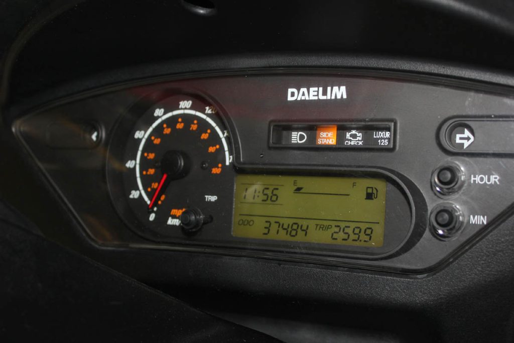 4-1024x683 Moto usada – Daelim S2 - 2009