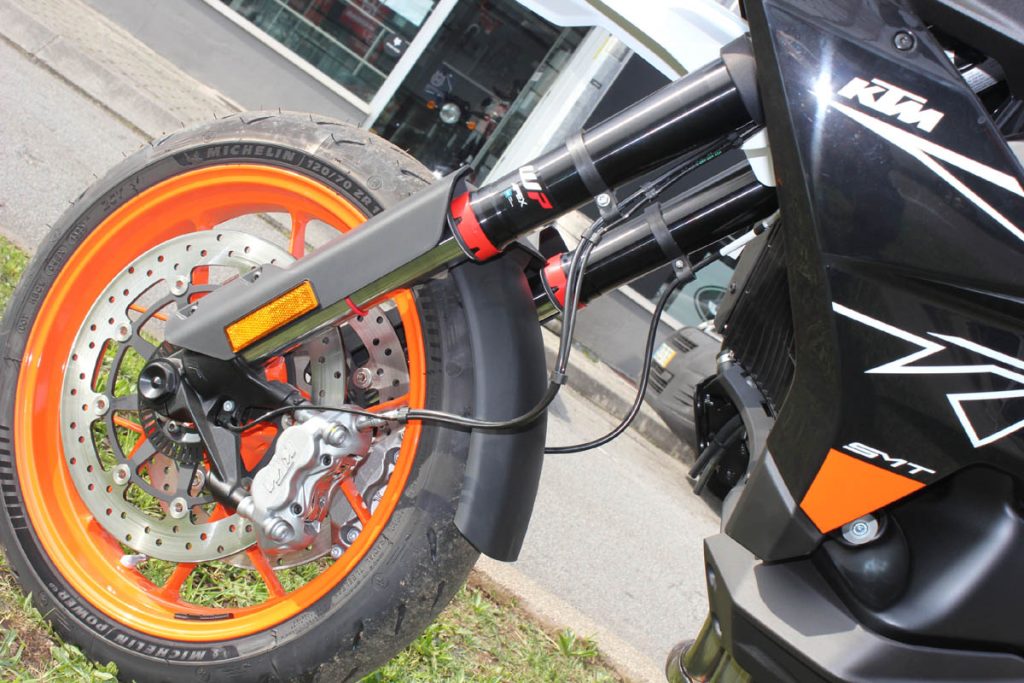4-1-1024x683 KTM 890 SMT - 2024