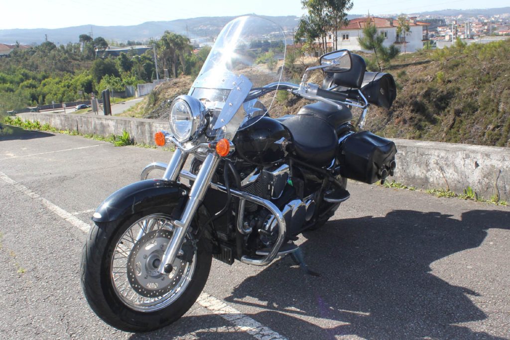 2-1024x683 Moto Usada - Kawasaki VN 900 - 2011