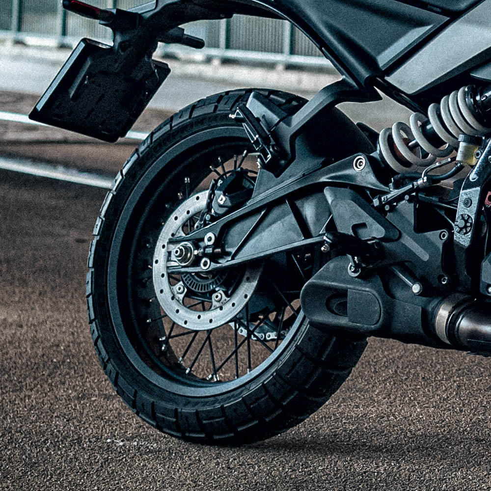 4 Husqvarna Svartpilen 401 - 2024