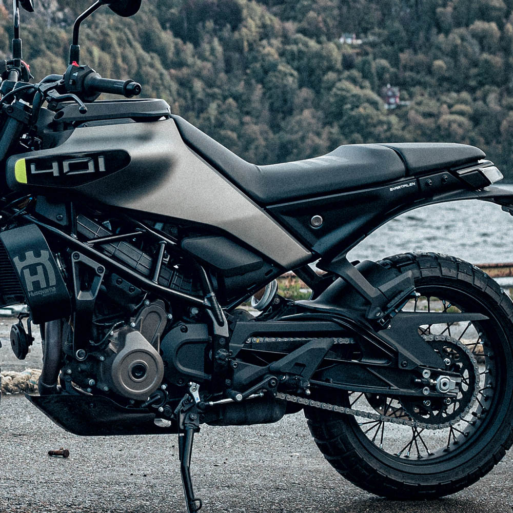 7 Husqvarna Svartpilen 401 - 2024
