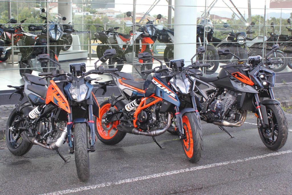 2-12-1024x683 A Familia KTM Duke
