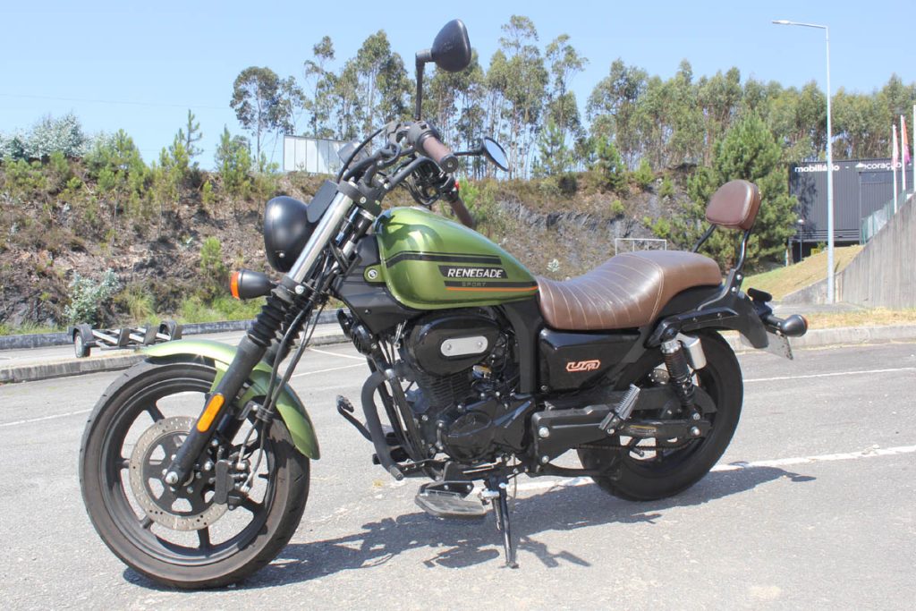 esquerda-1024x683 Moto Usada - UM Renegade Sport 125 - 2020