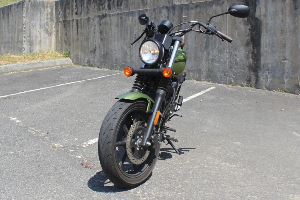 frente-1024x683 Moto Usada - UM Renegade Sport 125 - 2020