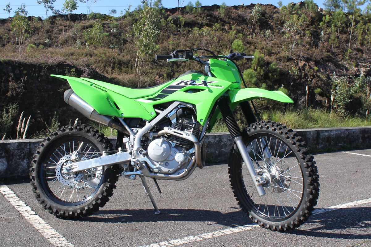 capa-9 Kawasaki KLX 230 R