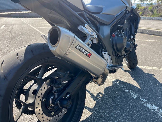 3 Honda Hornet 1.000 - 2025